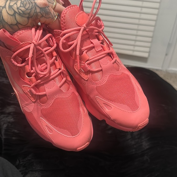 Pink Nike Air Max Infinity 2 - Picture 3 of 3